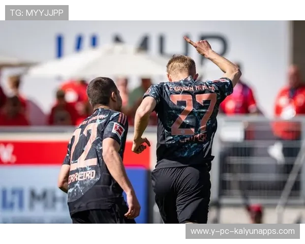 凯恩倒地铲射破门，拜仁前场压迫一波强过一波：高强度对抗背后的训练秘密